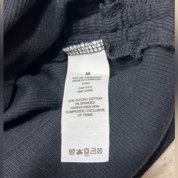 Garage knit dress size MEDIUM. Short sleeve, ruched on the sides. Black - Picture 5 of 6